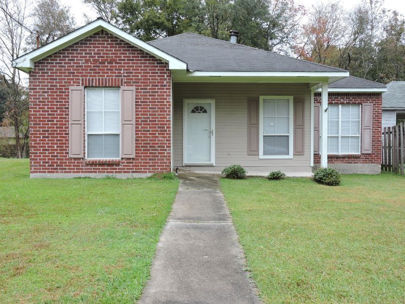 15535 Leverde Ave in Baton Rouge, LA - Building Photo