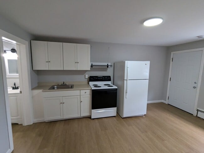 1113 Portland-Cobalt Rd in Portland, CT - Building Photo - Building Photo