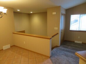 111-115 Nordic Way in Slinger, WI - Building Photo - Building Photo