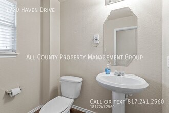1720 Haven Dr in Bedford, TX - Building Photo - Building Photo