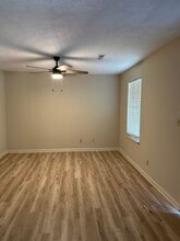 5425 Jacksboro Pike, Unit B in Knoxville, TN - Building Photo - Building Photo