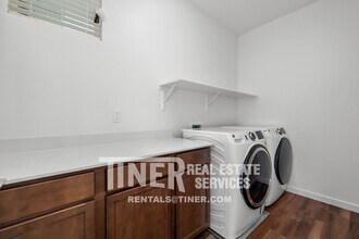 220 Cinema St in Sacramento, CA - Building Photo - Building Photo