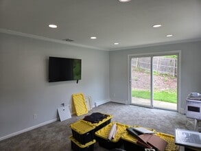 2 Carol Ct in Dix Hills, NY - Building Photo - Building Photo