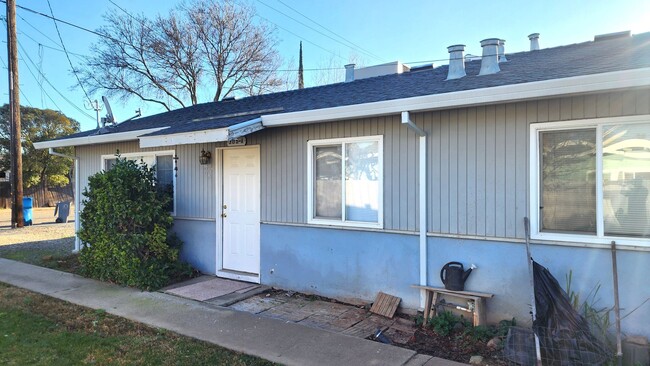 305 E St in Wheatland, CA - Building Photo - Building Photo