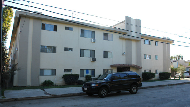 5138 Denny Ave in North Hollywood, CA - Foto de edificio - Building Photo