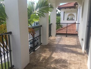 8353 NW 38th St in Pembroke Pines, FL - Building Photo - Building Photo