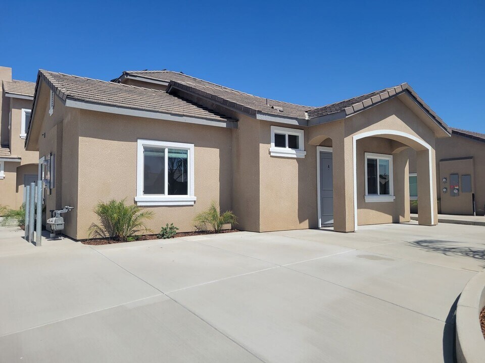 8618 Grandy St-Unit -8618 Grandy St Unit A in Bakersfield, CA - Building Photo
