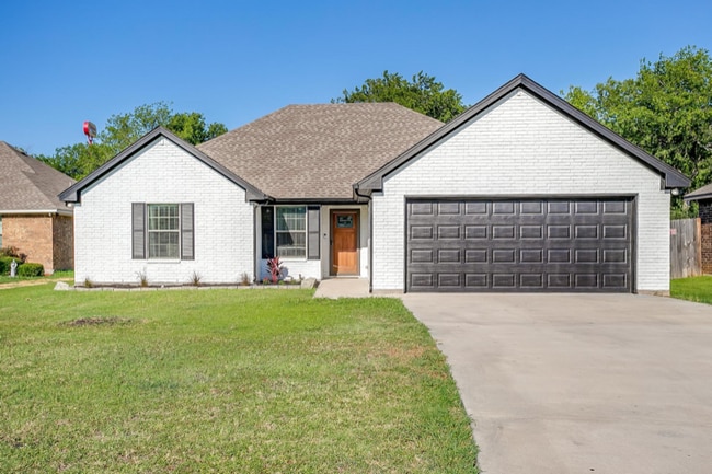 205 Shady Ln in Azle, TX - Building Photo - Building Photo