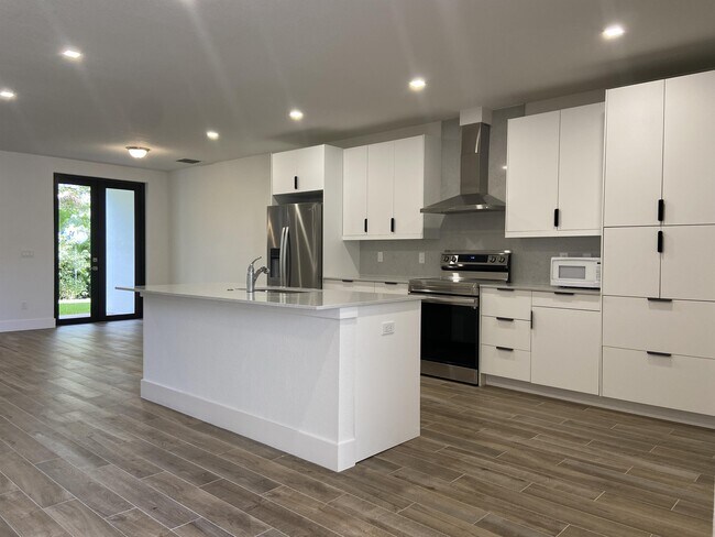 365 Bella Sol Way in West Palm Beach, FL - Building Photo - Building Photo