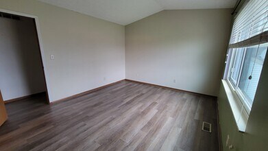 2432 Sawbury Blvd in Columbus, OH - Building Photo - Building Photo