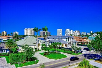 3800 Crayton Rd in Naples, FL - Building Photo - Building Photo