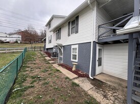 152 8th St in Morgantown, WV - Building Photo