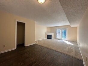 3405 Whitehurst Rd in Greensboro, NC - Foto de edificio - Building Photo