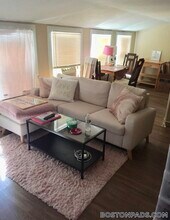 40 Warren Ave in Woburn, MA - Foto de edificio - Building Photo