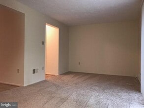 1542 Pin Oak Dr in Waldorf, MD - Building Photo - Building Photo