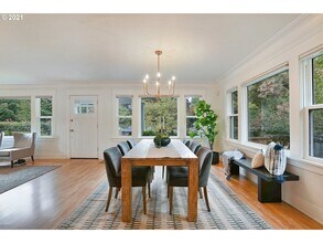 3298 NE Alameda St in Portland, OR - Building Photo - Building Photo