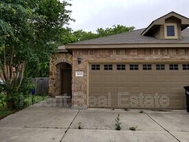1023 Brown Rock Dr in New Braunfels, TX - Building Photo