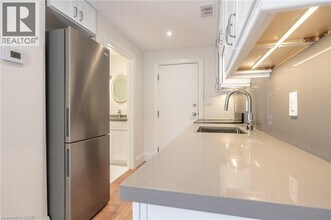 91 WELLINGTON St in Hamilton, ON - Building Photo - Building Photo