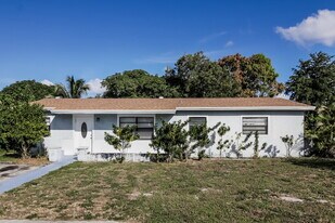 1340 SW 6th Ave in Deerfield Beach, FL - Building Photo