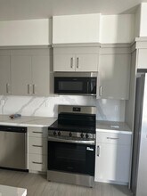 2125 Moffett Rd, Unit 1 in Ceres, CA - Building Photo - Building Photo