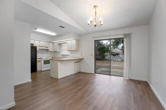 142 Cascade St in Deltona, FL - Building Photo - Building Photo