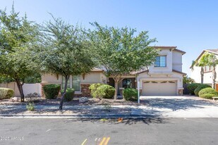 18546 E Oak Hill Ln in Queen Creek, AZ - Building Photo