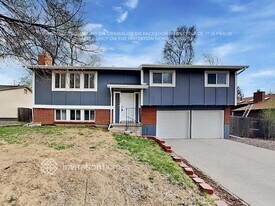 2929 S Biscay St in Aurora, CO - Building Photo