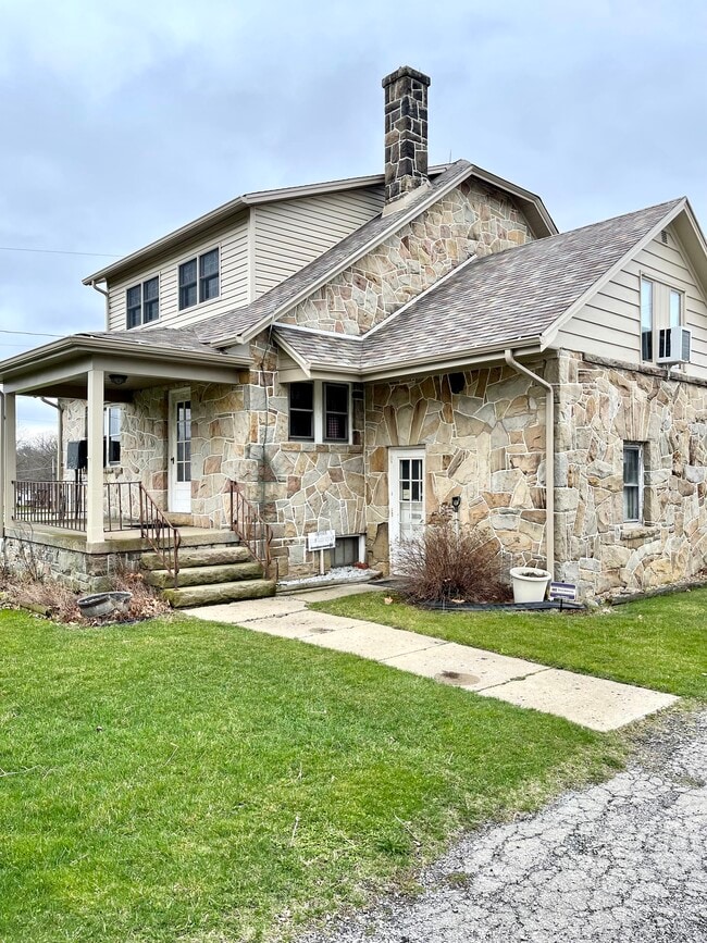 138 Shannon Rd in Renfrew, PA - Building Photo - Building Photo