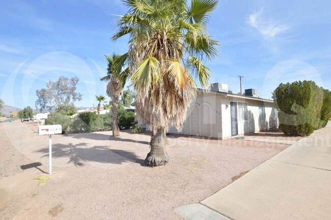 143 S Mountain Rd in Apache Junction, AZ - Building Photo - Building Photo