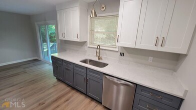 135 Rose Ct in Fayetteville, GA - Building Photo - Building Photo
