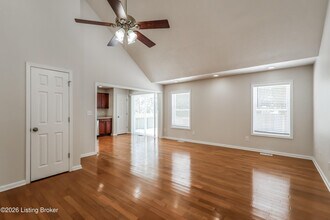 541 Matterhorn Dr in Shelbyville, KY - Building Photo - Building Photo