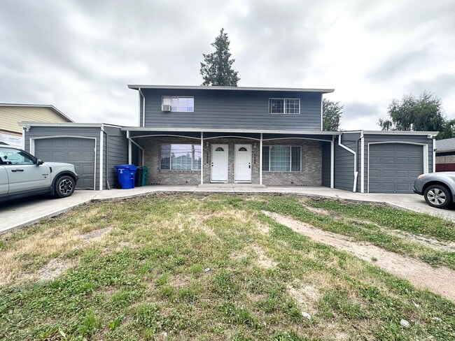 1310 NE Kane Dr in Gresham, OR - Building Photo - Building Photo