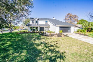 6370 Conniewood Sq in New Port Richey, FL - Building Photo