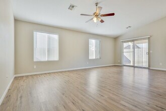 810 E Amabisca Cir in Buckeye, AZ - Building Photo - Building Photo