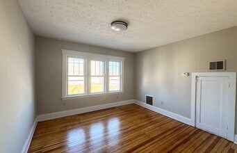 2831-2833 Glendora Ave in Cincinnati, OH - Building Photo - Building Photo