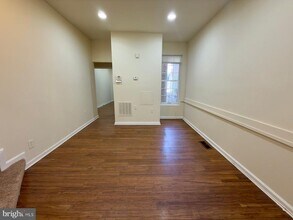402 E 28th St in Baltimore, MD - Foto de edificio - Building Photo