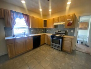 314 Ferry St, Unit 2 in Everett, MA - Building Photo - Building Photo