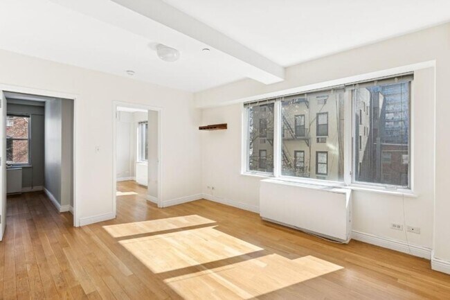 435 E 76th St in New York, NY - Building Photo - Building Photo