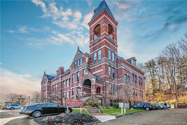 27 Hillside Pl in New Britain, CT - Building Photo - Building Photo