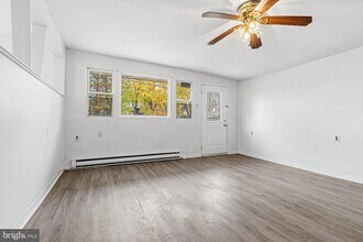 1915 Rettman Ln in Dundalk, MD - Building Photo - Building Photo