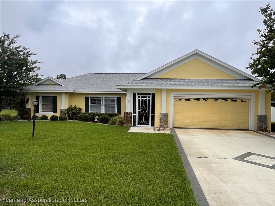 4633 Myrtle Beach Dr in Sebring, FL - Building Photo