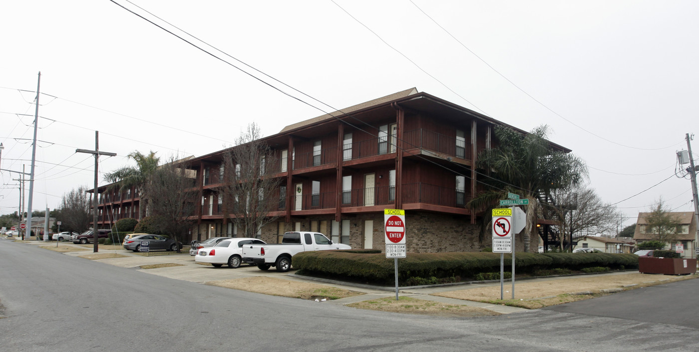 Carrollton Village Condominiums in Metairie, LA - Foto de edificio