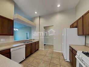 7014 Monarch Park Dr in Apollo Beach, FL - Foto de edificio - Building Photo