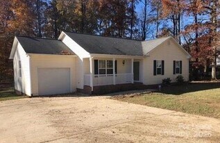 1020 Ashford St in Charlotte, NC - Building Photo