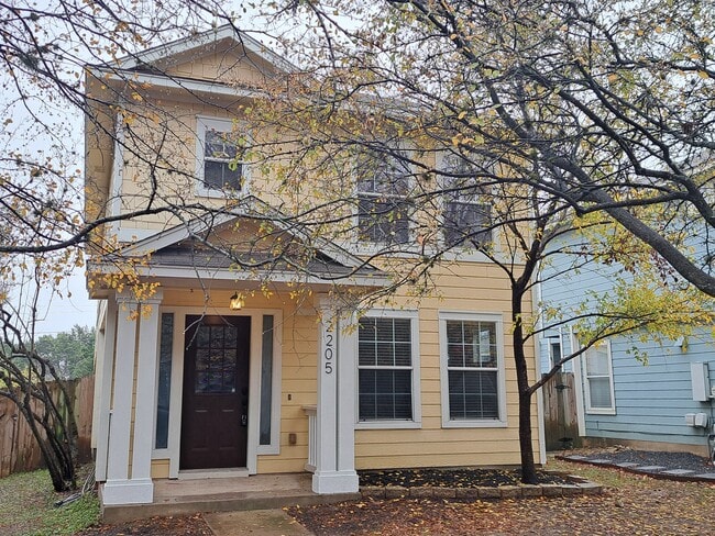 property at 2205 Melissa Oaks Ln