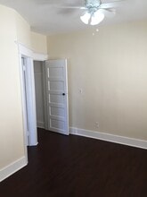 842 S Berendo St, Unit 8 in Los Angeles, CA - Building Photo - Building Photo