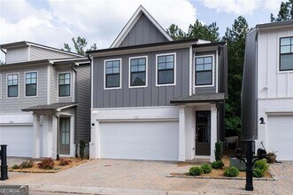 717 Stickley Oak Way in Woodstock, GA - Building Photo - Building Photo