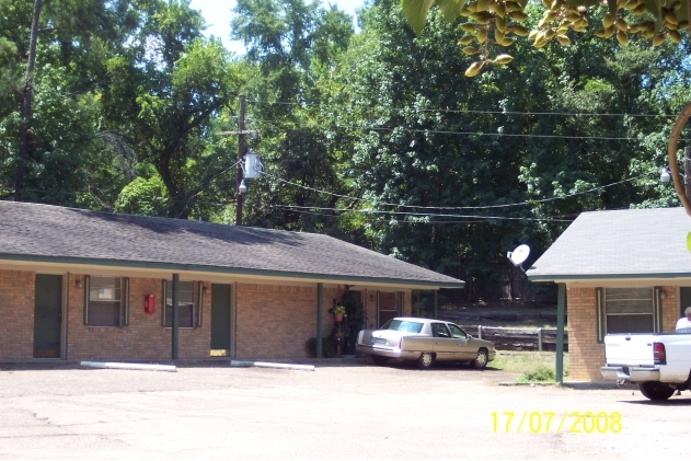 Castlewood Apartments in Huntsville, TX - Foto de edificio - Building Photo