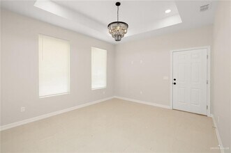 21 Heron Ave in McAllen, TX - Building Photo - Building Photo