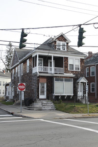 499 Pawling Ave in Troy, NY - Foto de edificio - Building Photo